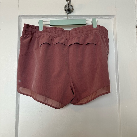 Women’s Athleta mesh run shorts, mauve/pink XL - Picture 2 of 3